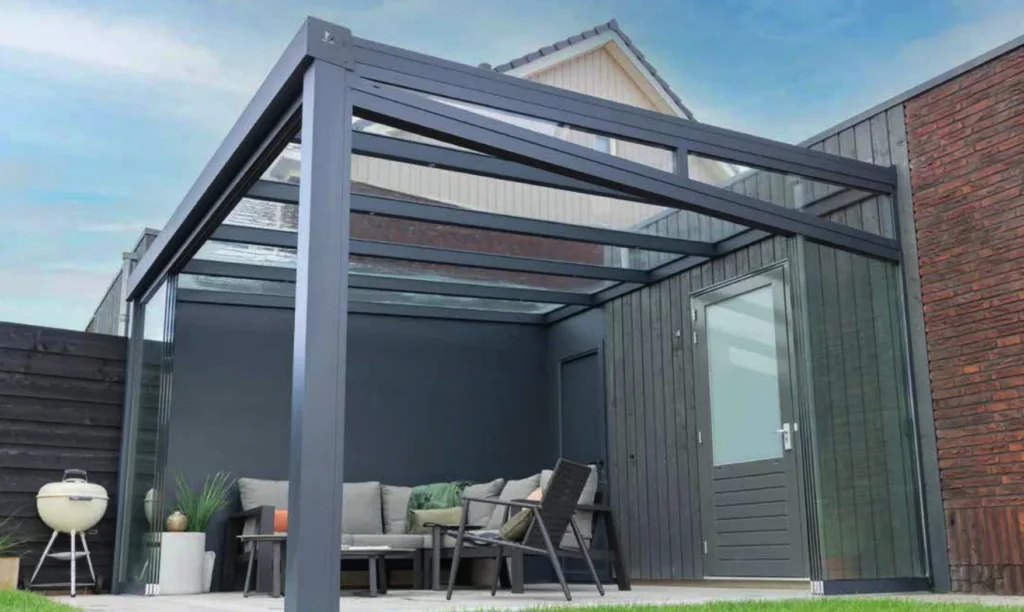 Weranda aluminiowa SOLID z dachem stałym